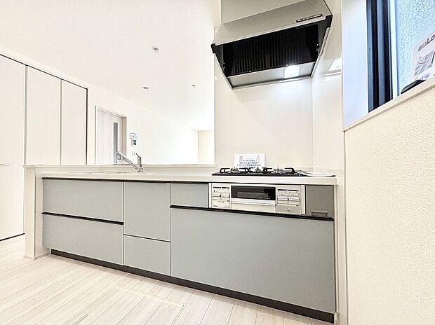 料理をしながらでもご家族との会話を楽しめる対面キッチン