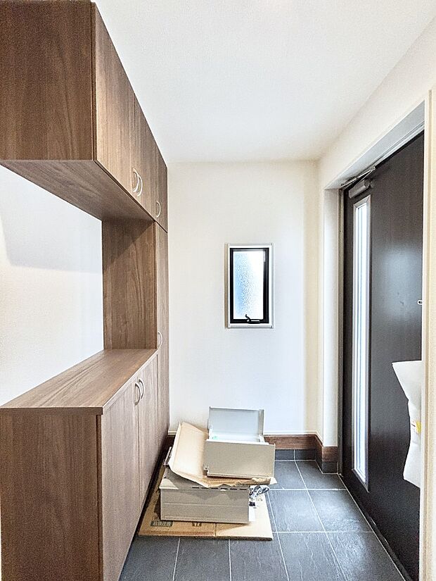 家族の帰宅やお客様をあたたかく迎える玄関  