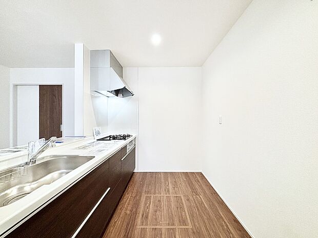 ゆとりあるキッチンではご家族と楽しくお料理ができます。