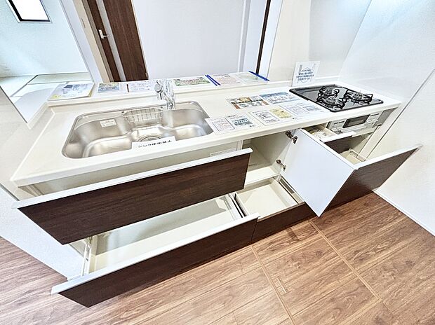 使いやすさを優先したスライド式収納タイプ！