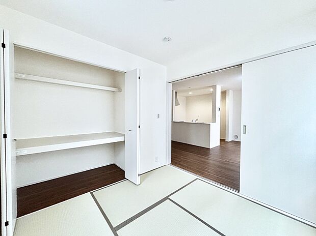 リビング隣接の和室は毎日の暮らしに癒しと安らぎをもたらしてくれます    