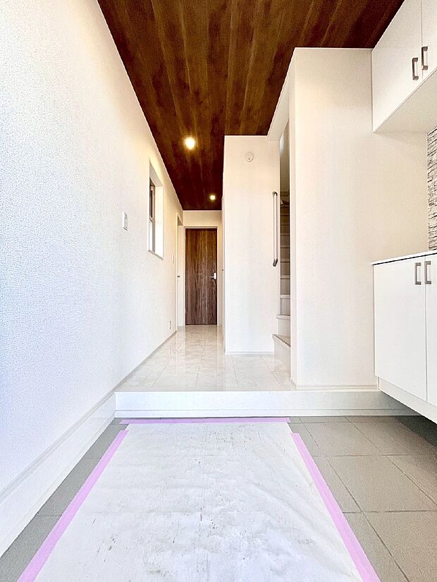 家族の帰宅やお客様をあたたかく迎える玄関