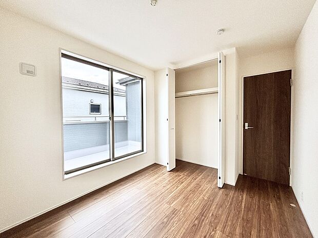 子供部屋にもおすすめな収納スペースたっぷりの居室