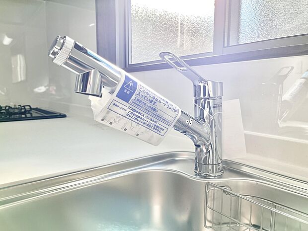 いつでも清潔なおいしいお水を。一つの水栓で水道水と浄水を使い分け。