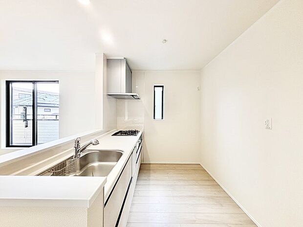 広々とした使い勝手の良いキッチンで日々のお料理も楽しくなりそう