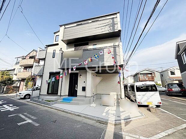 溢れる陽光でご家族の笑顔も輝く