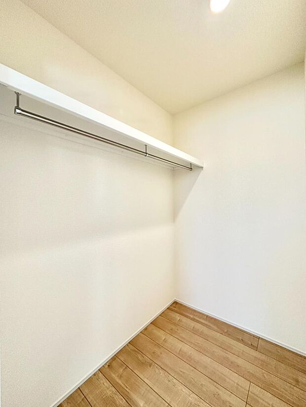 毎日の服選びが楽しくなるウォークインクローゼット