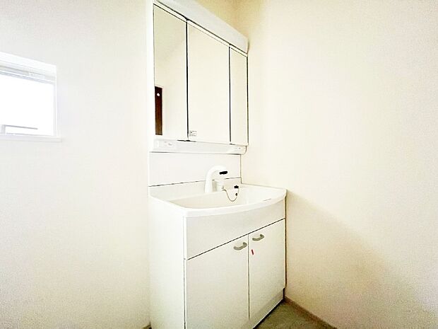 広々とゆとりのあるランドリースペース