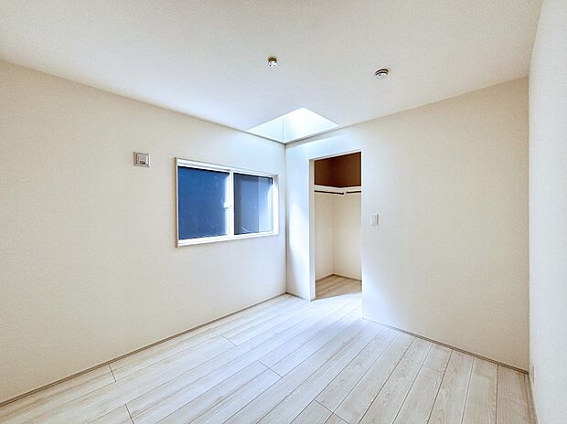 使いやすい形でベットや家具の置き方にも困ることもありません。 