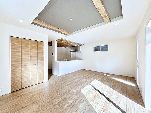 住む方の個性が引き出される、インテリアを考えるのが楽しみなリビングです！ 