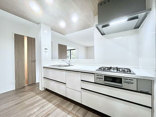 毎日使うキッチンだから、使いやすさ&お手入れのしやすさにこだわりました。