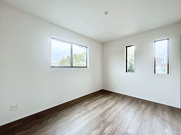 2面採光を確保した明るい空間。家族みんなが快適な暮らしを実現する設計です。