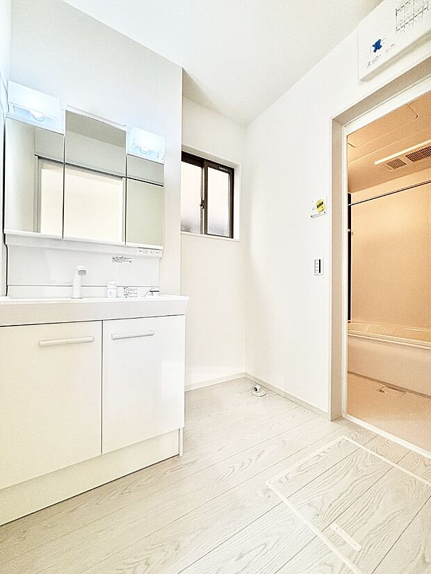 広々とゆとりのあるランドリースペース