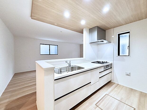 料理をしながらでもご家族との会話を楽しめる対面キッチン