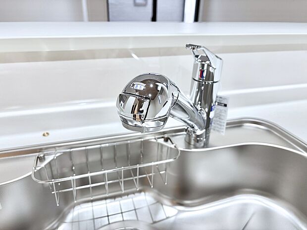 いつでも清潔なおいしいお水を。一つの水栓で水道水と浄水を使い分け。