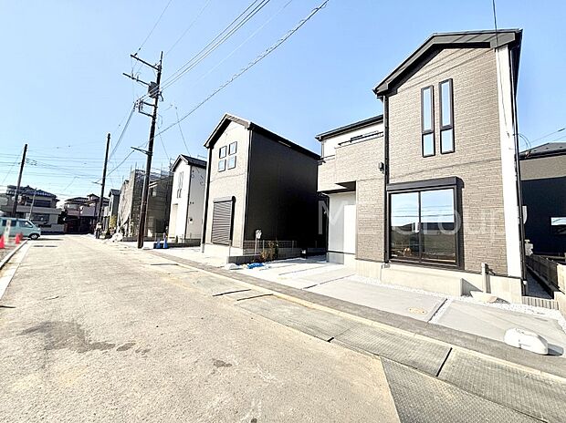 前面道路はきちんと整備されています  