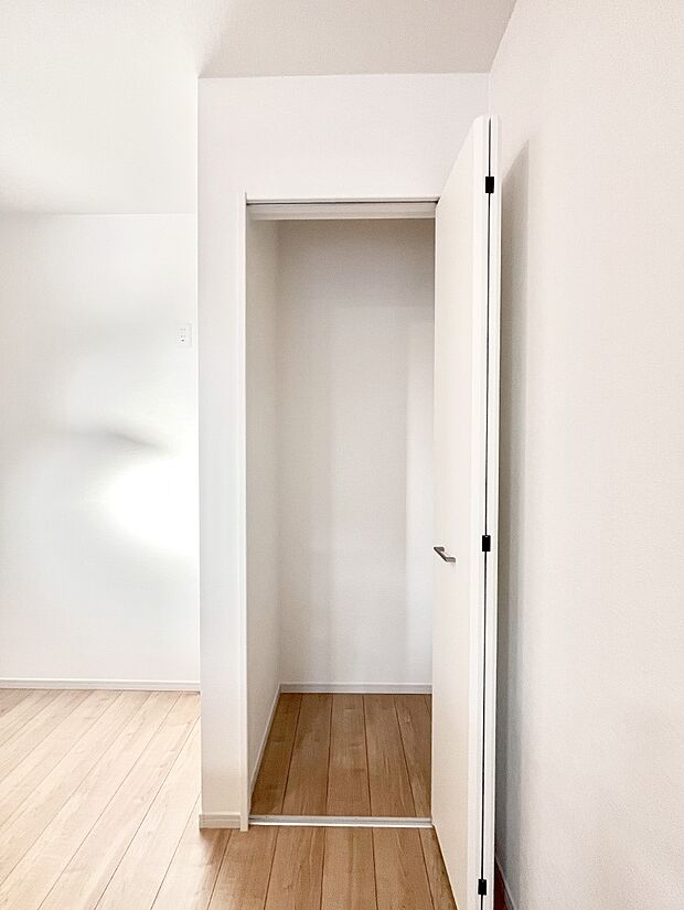 食材のストックはもちろん、日用品の収納など使い方はいろいろ！    