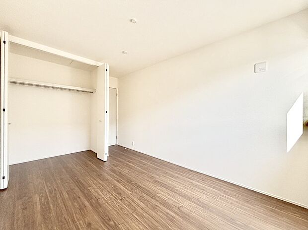 子供部屋にもおすすめな収納スペースたっぷりの居室