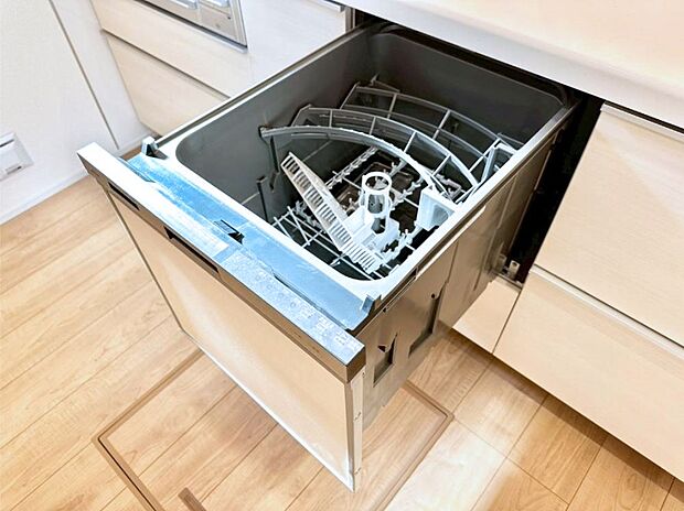 面倒なお片づけは食洗機にお任せ！家事の負担が減って、時間にも気持ちにもゆとりができます。