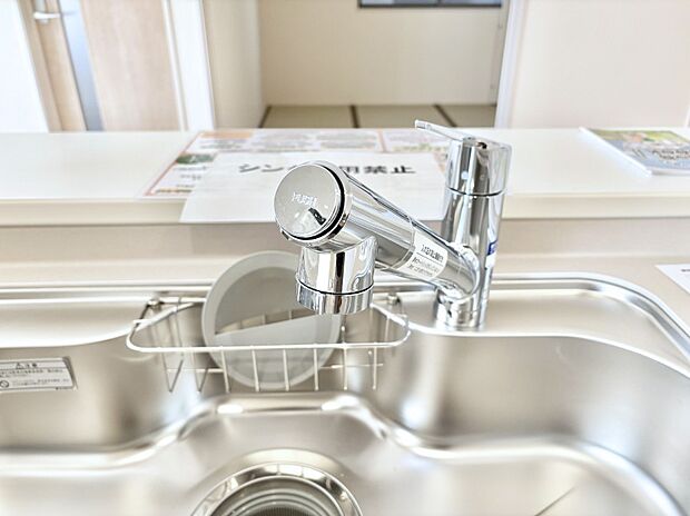 いつでも清潔なおいしいお水を。一つの水栓で水道水と浄水を使い分け。