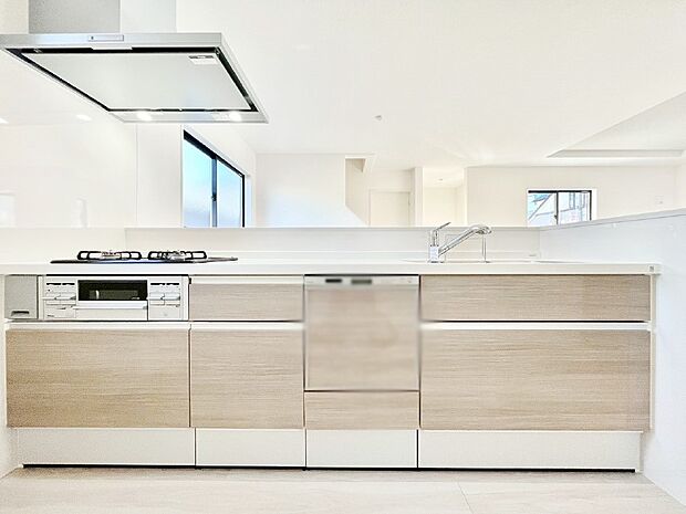 リビングで遊ぶお子様を見守りながらお料理ができる対面キッチン