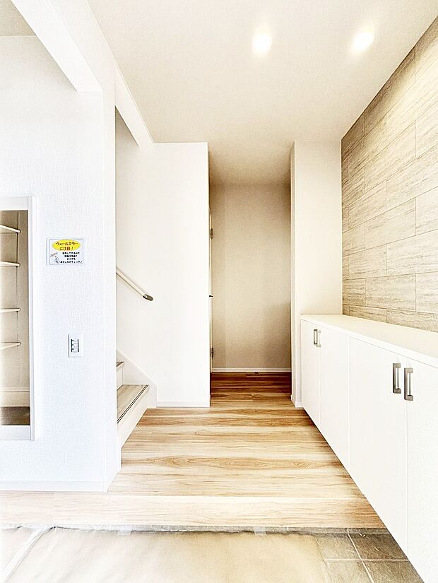 家族の帰宅やお客様をあたたかく迎える玄関