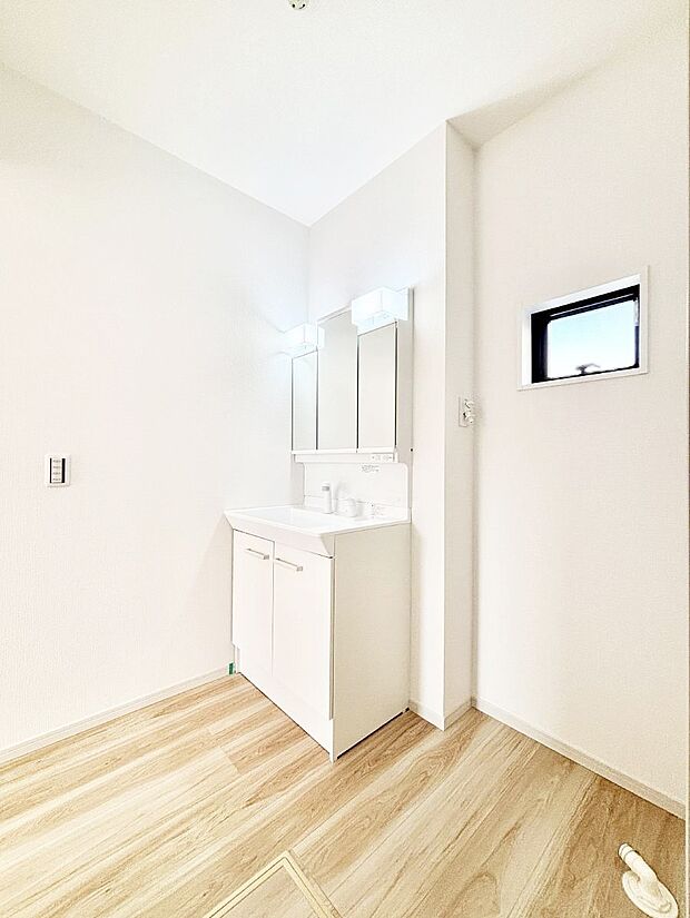 キッチンとの動線を考慮した水廻り集中設計で忙しい時間の家事もラクラク