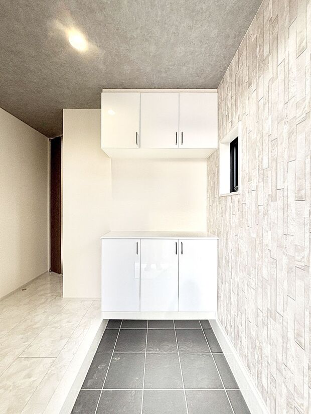 家族の帰宅やお客様をあたたかく迎える玄関  