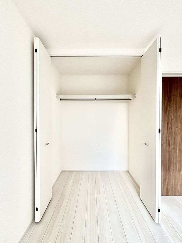 たっぷりの収納スペースで快適に暮らせそう 