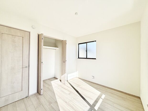 爽やかな日差しがお部屋全体を優しく包み込んでくれます