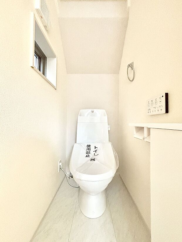 トイレは1階と2階それぞれに配置されていてとても便利です。 