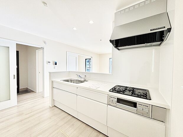 広々とした使い勝手の良いキッチンで日々のお料理も楽しくなりそう