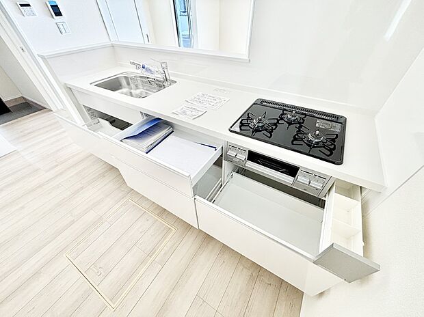 使いやすさを優先したスライド式収納タイプ!