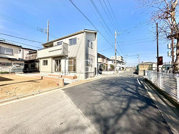 前面道路はきちんと整備されています