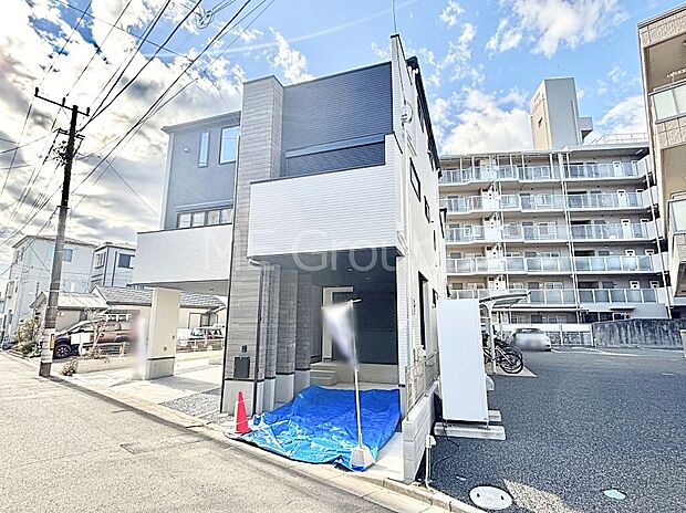 洗練された外観、上質な住空間が広がる室内は永く安心して過ごせる住居です。