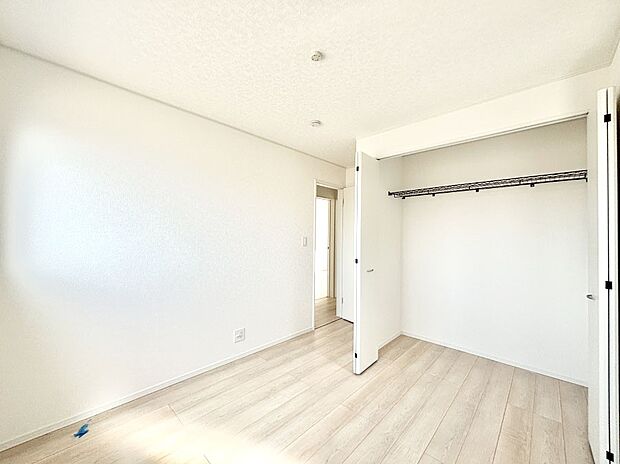 子供部屋にもおすすめな収納スペースたっぷりの居室