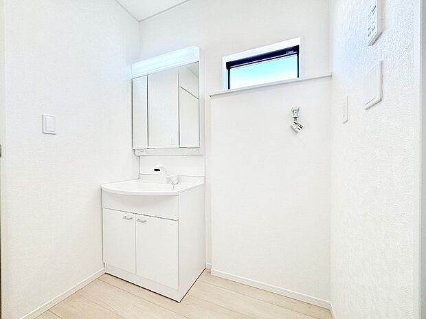 広々とゆとりのあるランドリースペース。