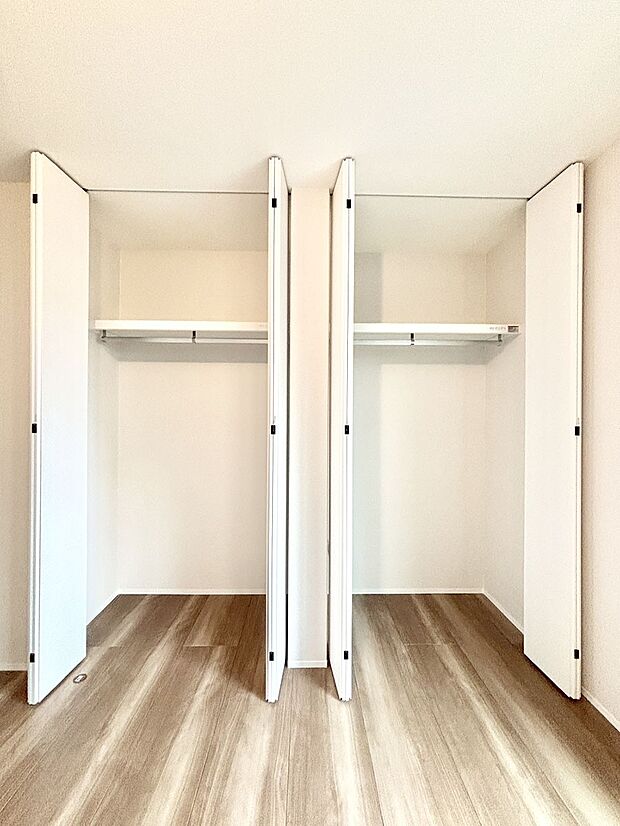 たっぷりの収納スペースで快適に暮らせそう 