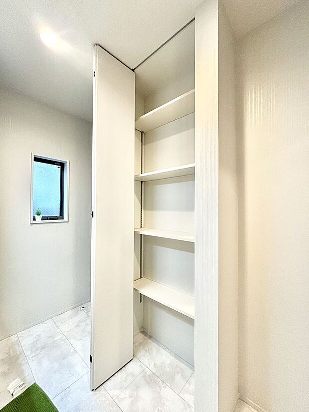 便利なリネン庫で、スッキリした使いやすい洗面室に  