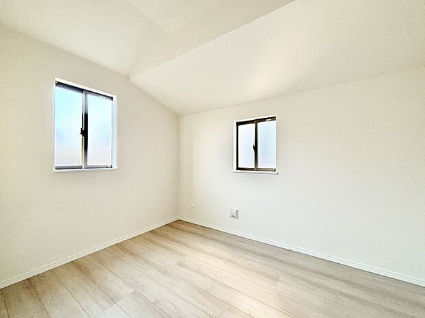 ナチュラルなフローリングはどんなインテリアにもマッチ。   