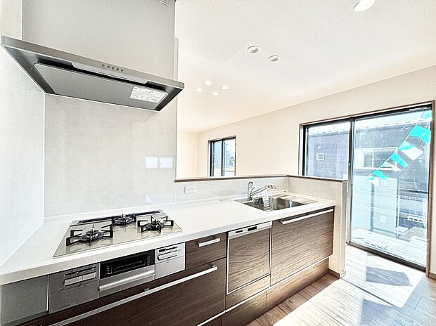 毎日使うキッチンだから、使いやすさ＆お手入れのしやすさにこだわりました。 