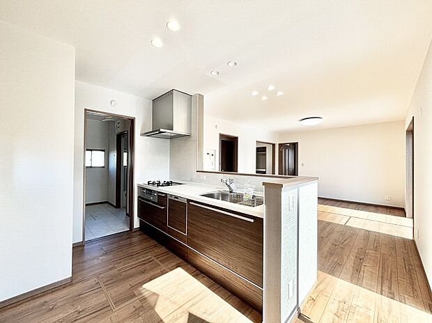 ゆとりあるキッチンではご家族と楽しくお料理ができます。