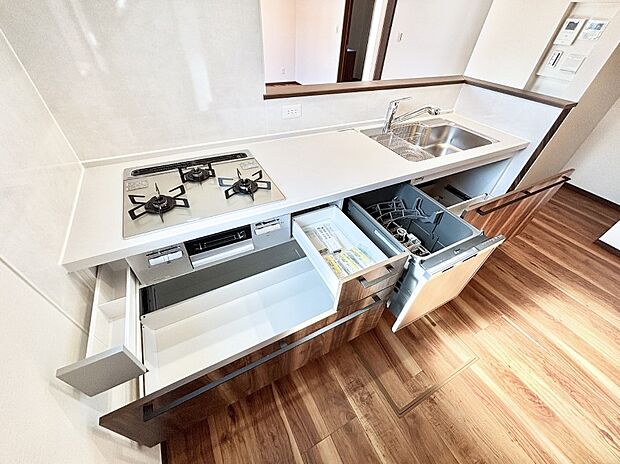 使いやすさを優先したスライド式収納タイプ!