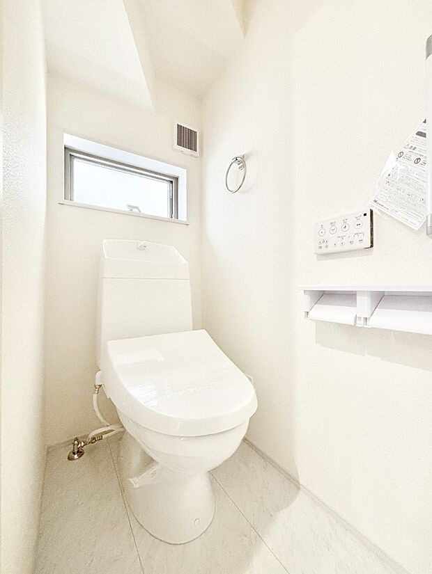 トイレは安心の2箇所!朝のバタバタも一安心です。