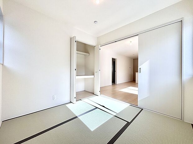 柔らかい畳の空間は、お子様の遊び場や来客時のおもてなしの場所として重宝します。