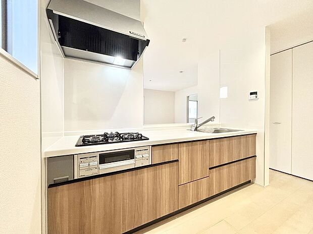 料理をしながらでもご家族との会話を楽しめる対面キッチン