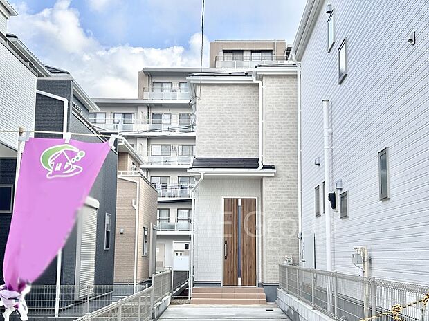 洗練された外観、上質な住空間が広がる室内は永く安心して過ごせる住居です。