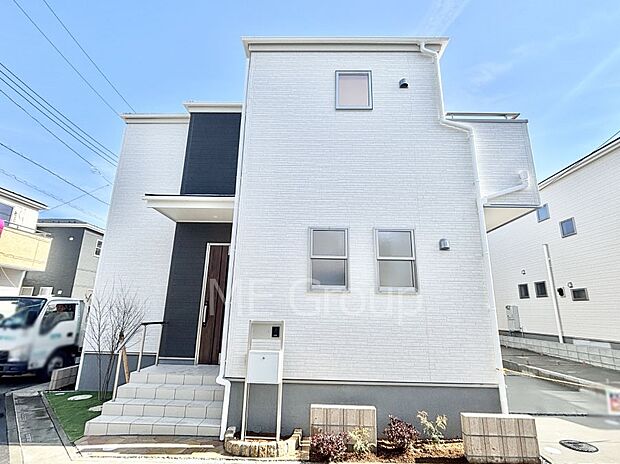 洗練された外観、上質な住空間が広がる室内は永く安心して過ごせる住居です。