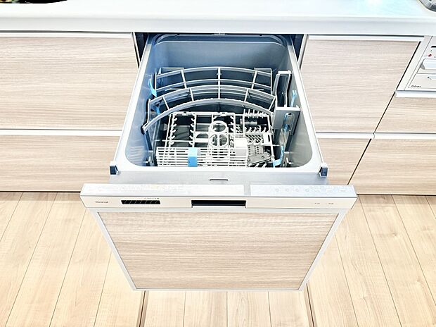 面倒なお片づけは食洗機にお任せ！家事の負担が減って、時間にも気持ちにもゆとりができます。