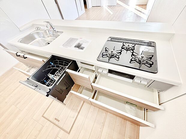 使いやすさを優先したスライド式収納タイプ！